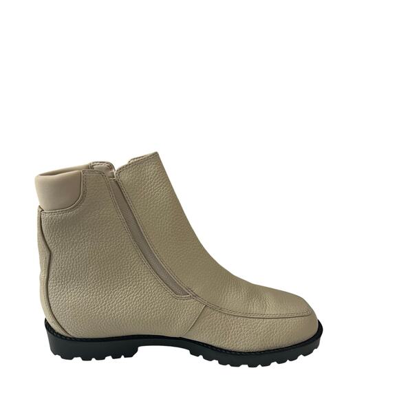 AJ Valenci Women's Beige Short Boots Ankle Leather Size 8 M NEW - Picture 1 of 10